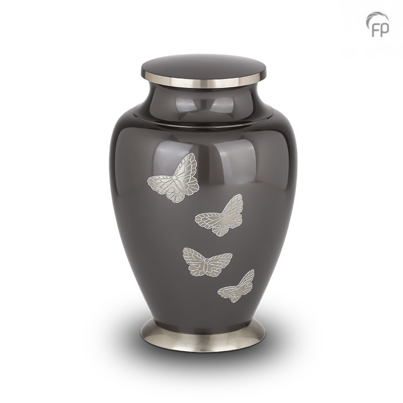 https://grafdecoratie.nl/photos/HU110-messing-urn-vlinders-groot-urnwebshop.jpg