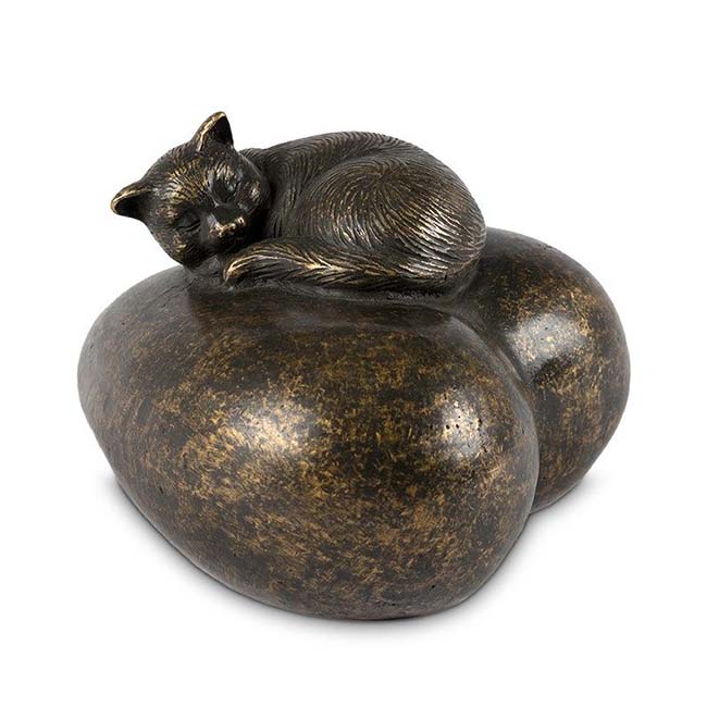 Bronzen Urn Hart met Rustende Kat (0.75 liter)