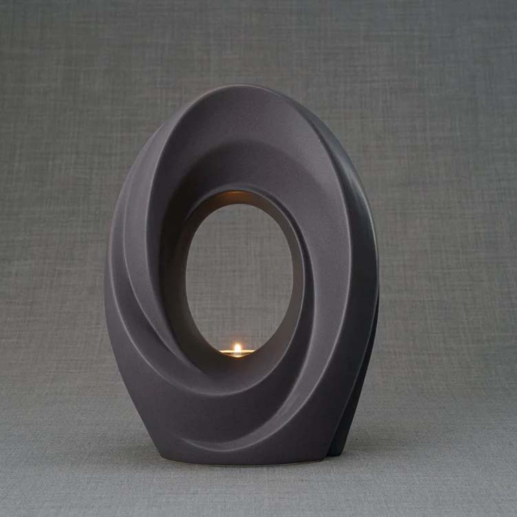https://grafdecoratie.nl/photos/keramische-art-urn-Passage-crematie-as-urnen-keramiek-PA-L43.JPG