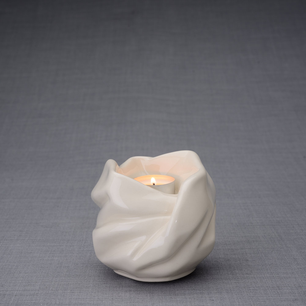 https://grafdecoratie.nl/photos/keramische-mini-art-urn-Holy-Mother-crematie-as-miniurnen-keramiek-HM-S02.JPG